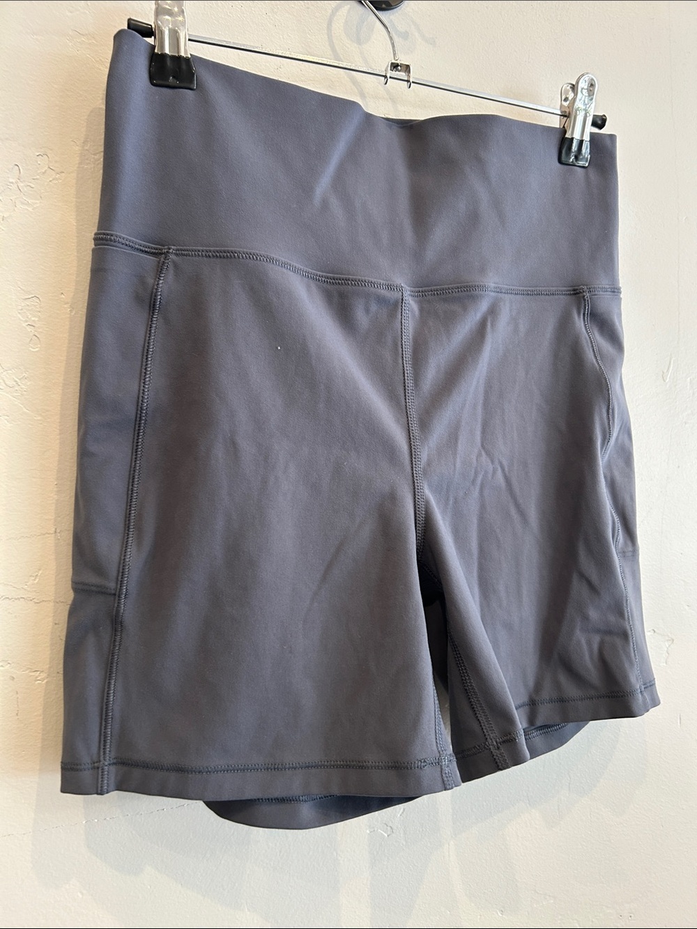 Vuori Studio Pocket Short - Picture 3 of 9